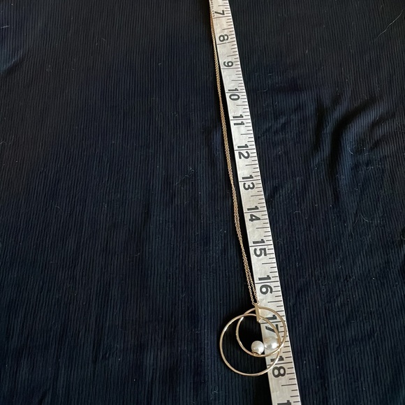 NWOT loft gold tone necklace with two simulated pearls - Picture 4 of 5